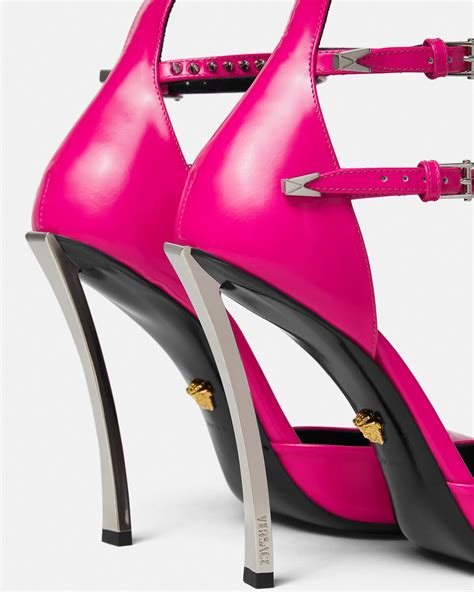 versace pumps decollete pintpoint|Versace Pin.